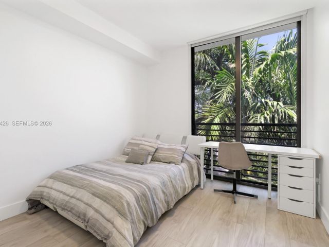 Продажа дома по адресу 1065 99th St - фото 7478058