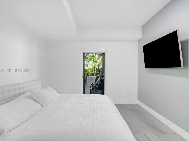 Продажа дома по адресу 1065 99th St - фото 7478062