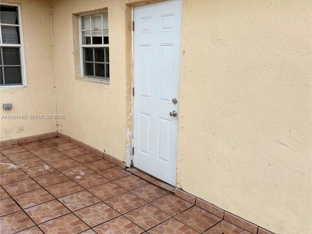 Продажа дома по адресу 5861 SW 152nd Ct - фото 7524949