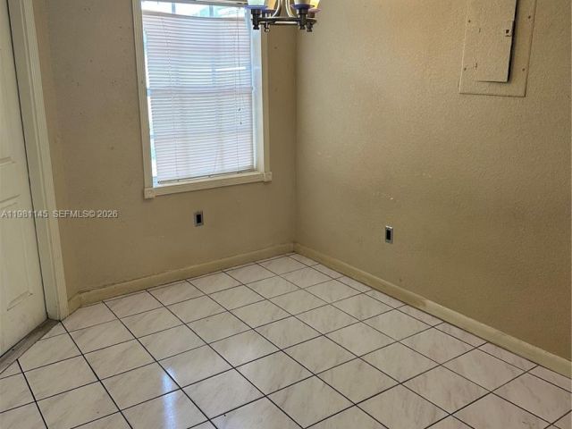 Продажа дома по адресу 5861 SW 152nd Ct - фото 7524953