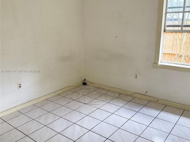 Продажа дома по адресу 5861 SW 152nd Ct - фото 7524962