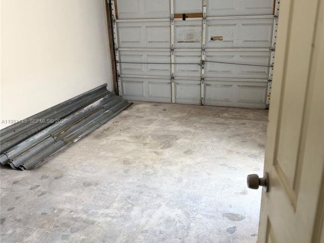 Продажа дома по адресу 5861 SW 152nd Ct - фото 7524966