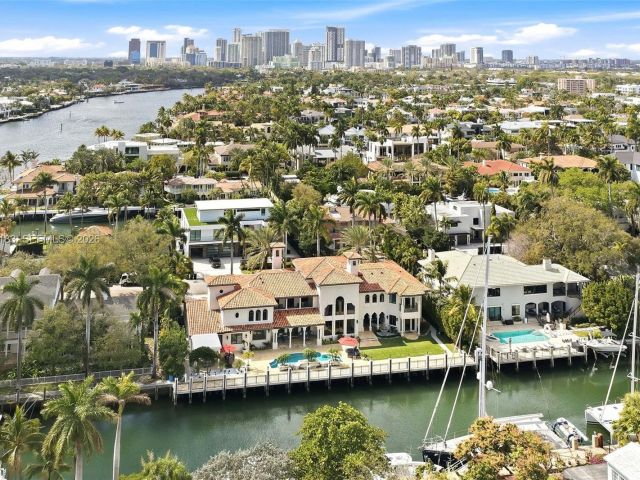 Продажа дома по адресу 628 Coral Way - фото 7482221