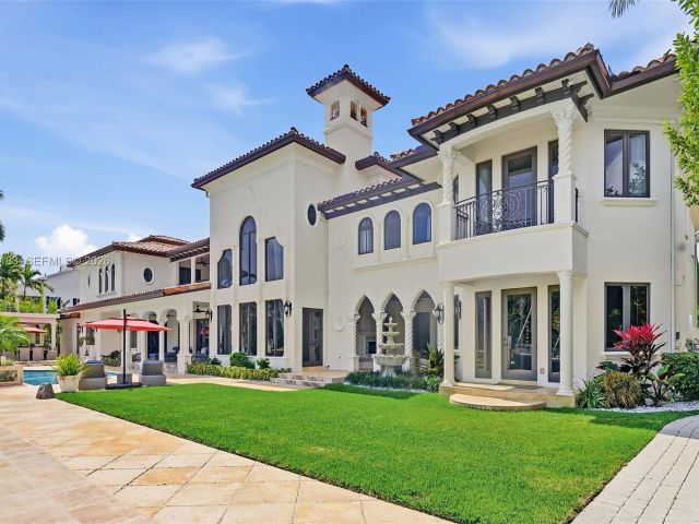 Продажа дома по адресу 628 Coral Way - фото 7482226