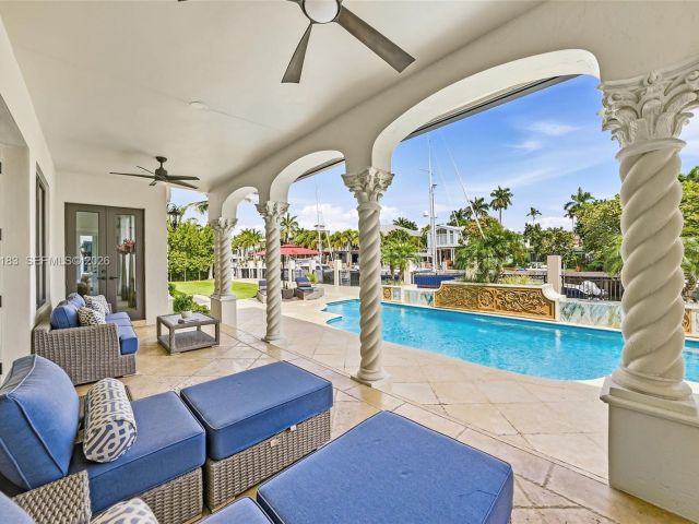 Продажа дома по адресу 628 Coral Way - фото 7482227