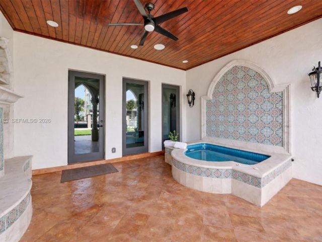 Продажа дома по адресу 628 Coral Way - фото 7482232