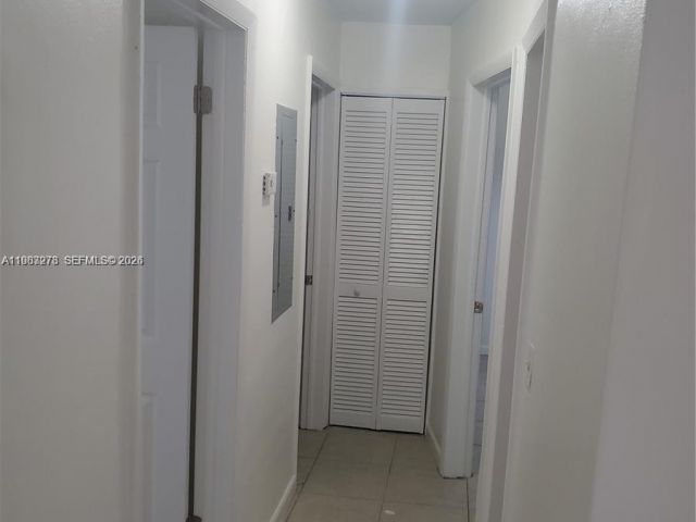 Дом в аренду по адресу 831 SW 14th Ct - фото 7486831