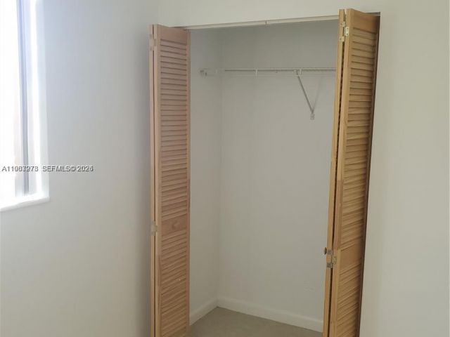 Дом в аренду по адресу 831 SW 14th Ct - фото 7486834