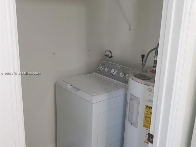 Дом в аренду по адресу 831 SW 14th Ct - фото 7486839