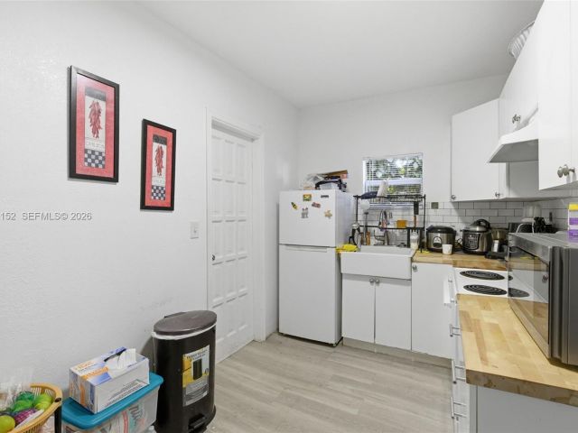 Продажа дома по адресу 2142 NW 33rd St - фото 7516976