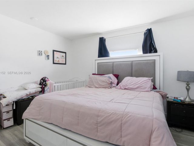 Продажа дома по адресу 2142 NW 33rd St - фото 7516978