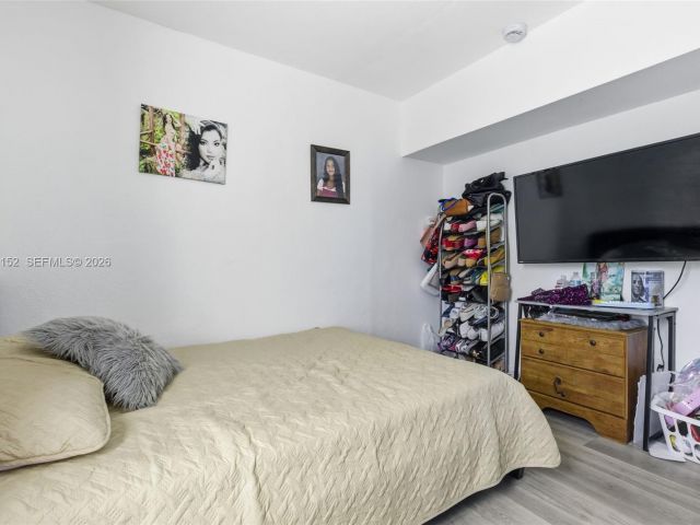 Продажа дома по адресу 2142 NW 33rd St - фото 7516982