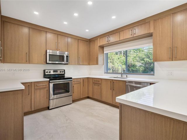 Дом в аренду по адресу 1235 Algardi Ave - фото 7524328