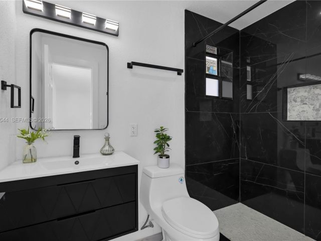 Дом в аренду по адресу 7501 Raleigh St - фото 7472739