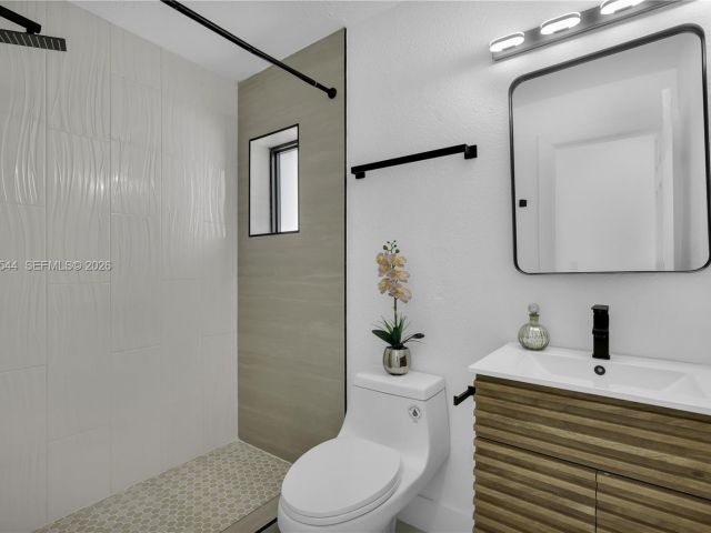 Дом в аренду по адресу 7501 Raleigh St - фото 7472742