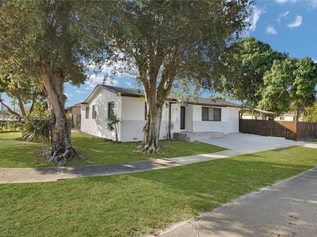 Дом в аренду по адресу 7501 Raleigh St - фото 7472749