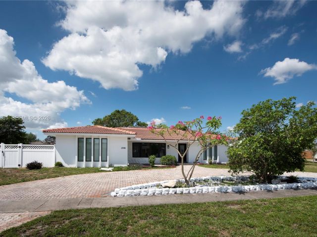 Дом в аренду по адресу 4700 Mckinley St - фото 7472716