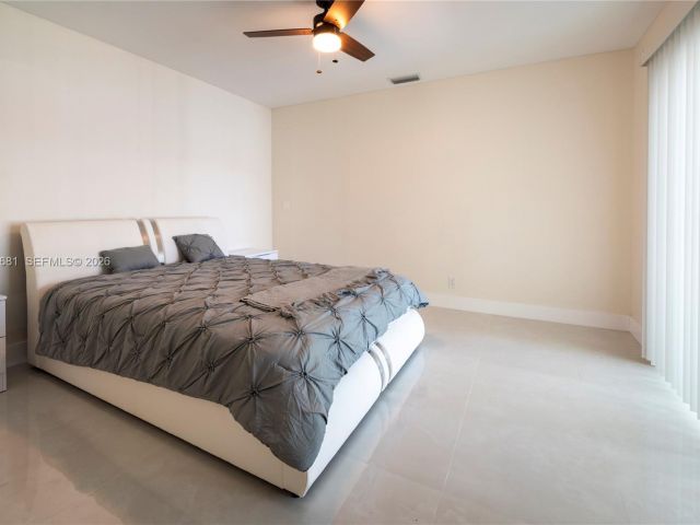 Дом в аренду по адресу 4700 Mckinley St - фото 7472727