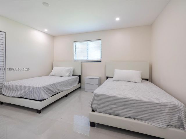 Дом в аренду по адресу 4700 Mckinley St - фото 7472728