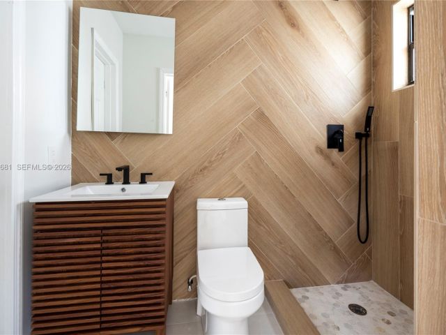 Дом в аренду по адресу 4700 Mckinley St - фото 7472732