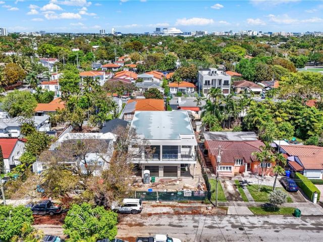 Продажа дома по адресу 1501 SW 21st St - фото 7517354