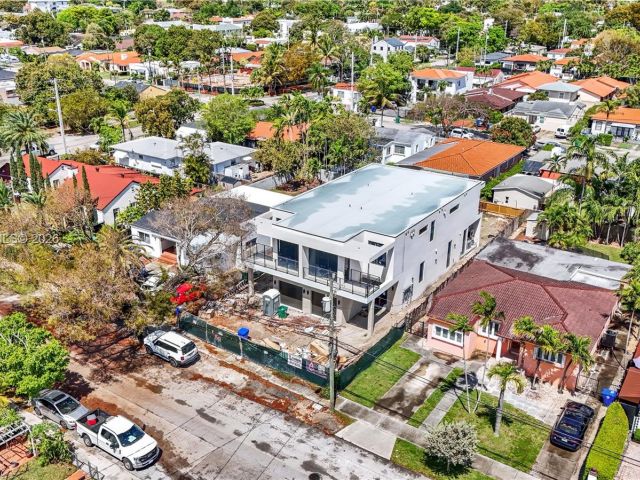 Продажа дома по адресу 1501 SW 21st St - фото 7517355