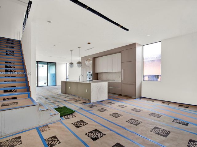 Продажа дома по адресу 1501 SW 21st St - фото 7517358