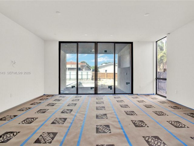 Продажа дома по адресу 1501 SW 21st St - фото 7517361