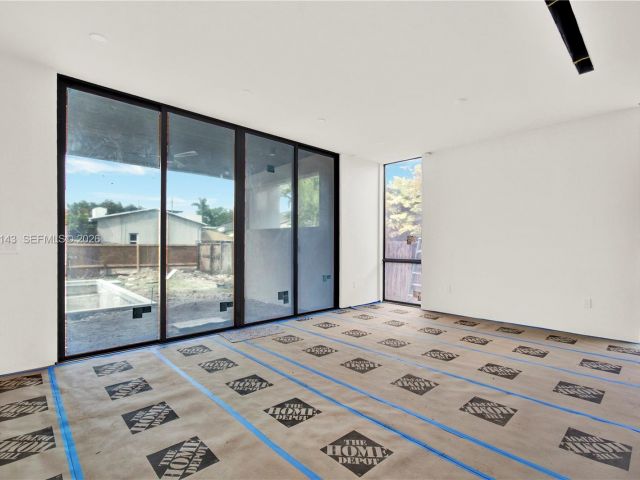 Продажа дома по адресу 1501 SW 21st St - фото 7517362