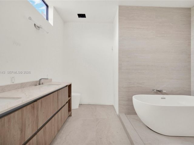 Продажа дома по адресу 1501 SW 21st St - фото 7517372