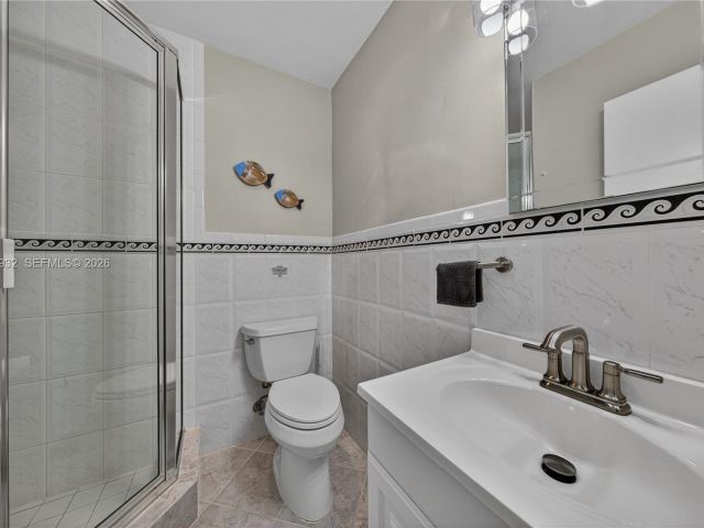 Дом в аренду по адресу 2161 NE 62nd Ct - фото 7482047