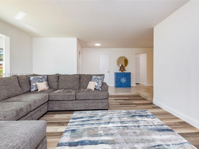 Продажа дома по адресу 505 Heron Dr - фото 7522309