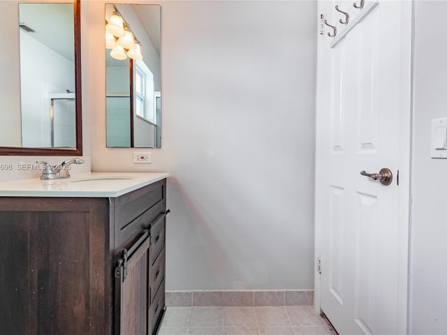 Продажа дома по адресу 505 Heron Dr - фото 7522322