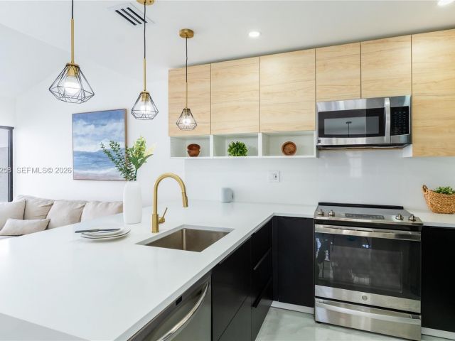 Продажа дома по адресу 21204 Harbor Way 122-12 - фото 7476319