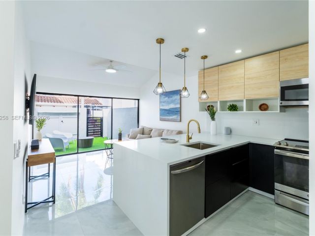 Продажа дома по адресу 21204 Harbor Way 122-12 - фото 7476324