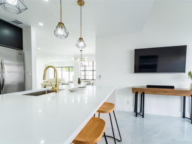 Продажа дома по адресу 21204 Harbor Way 122-12 - фото 7476325