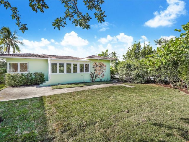 Дом в аренду по адресу 8975 Froude Ave - фото 7467073