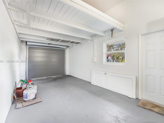 Дом в аренду по адресу 8975 Froude Ave - фото 7467099