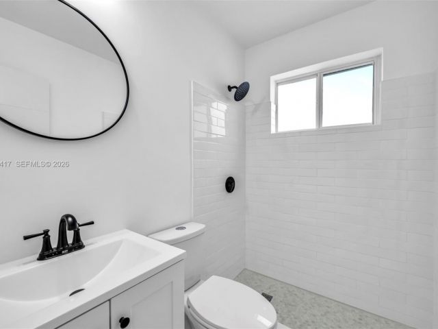 Дом в аренду по адресу 104 SW 7th St - фото 7461990