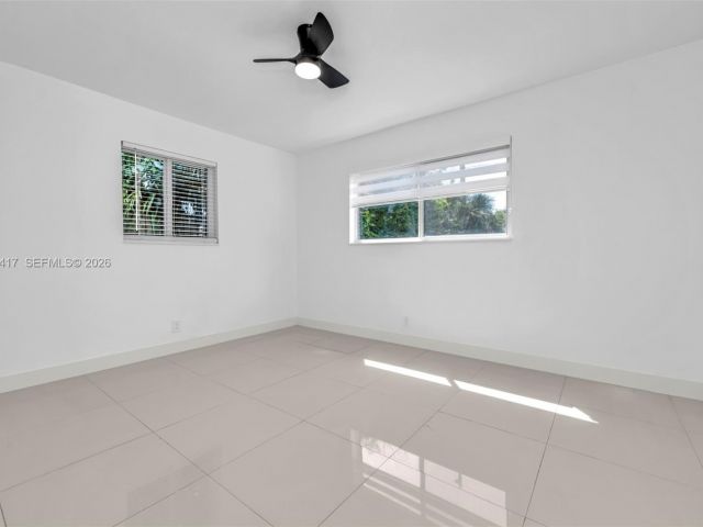 Дом в аренду по адресу 104 SW 7th St - фото 7461994