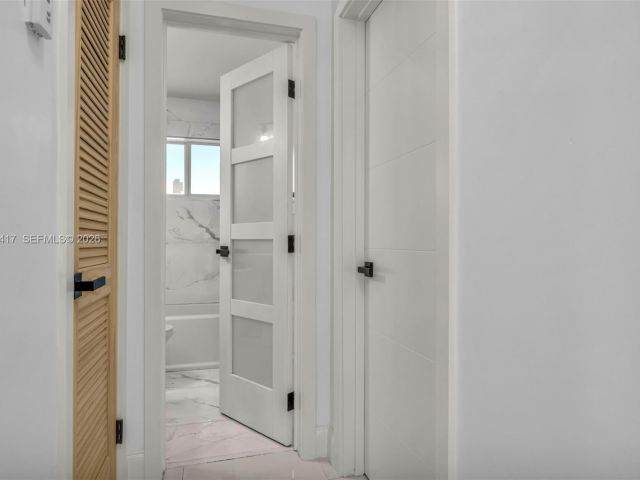 Дом в аренду по адресу 104 SW 7th St - фото 7462004