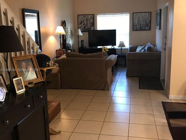 Дом в аренду по адресу 2142 Siena Way - фото 7472705