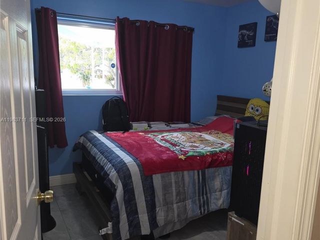 Продажа дома по адресу 700 SW 28th Ter - фото 7481573