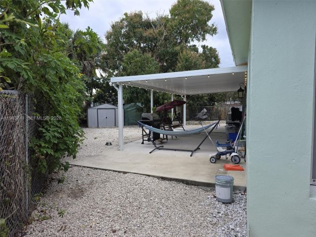 Продажа дома по адресу 700 SW 28th Ter - фото 7481575