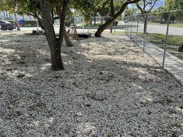 Продажа дома по адресу 700 SW 28th Ter - фото 7481580