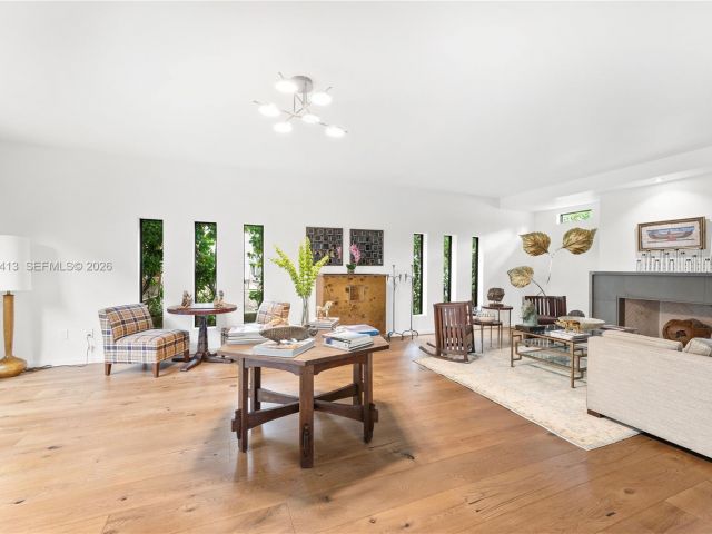 Продажа дома по адресу 1277 N Venetian Way - фото 7520620