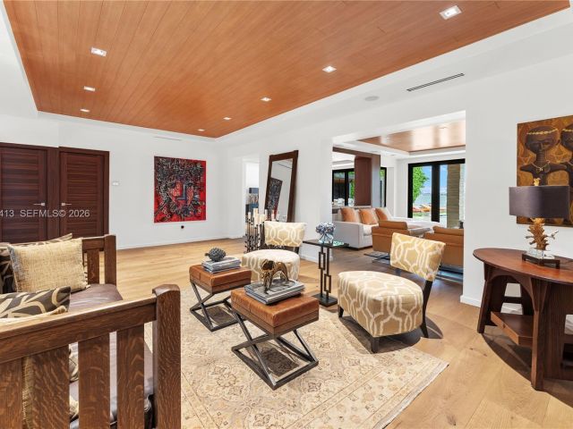 Продажа дома по адресу 1277 N Venetian Way - фото 7520624