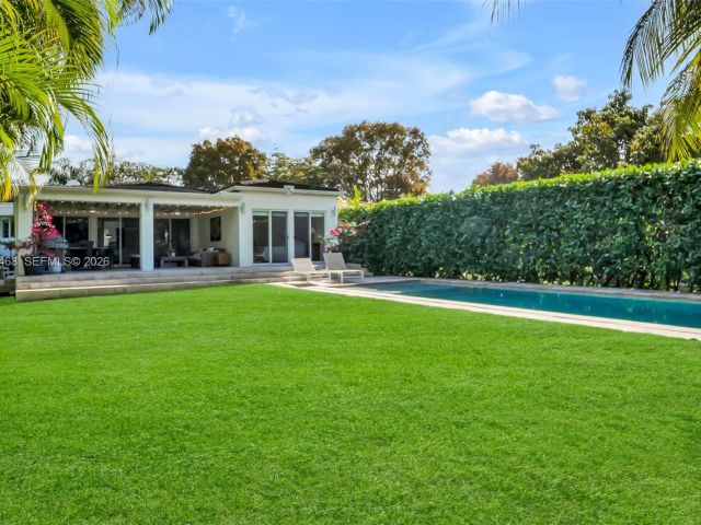 Дом в аренду по адресу 540 SW 27th Rd 0 - фото 7493775