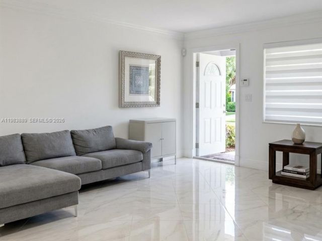 Продажа дома по адресу 804 NE 2nd St - фото 7461942