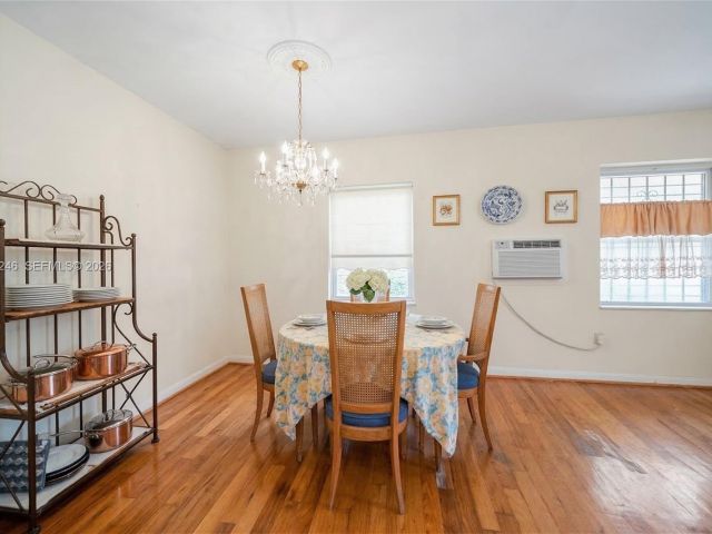 Продажа дома по адресу 512 Mendoza Ave - фото 7470673